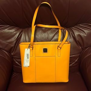 Authentic Dooney & Bourke Tote NWT